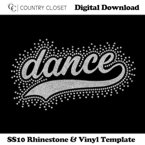 Peut inclure: Une tasse en céramique blanche avec une anse noire et l'inscription "But First, Coffee" en gras noir. La tasse est posée sur un fond flou, suggérant un cadre chaleureux.