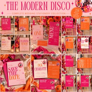 Może przedstawiać: Kompletna kolekcja papeterii ślubnej zatytułowana The Modern Disco, zawierająca różowe i pomarańczowe karty, znaki i menu ozdobione grafikami kul dyskotekowych oraz gwiazdkami. Zestaw zawiera szablony ksiąg gości, menu i planów stołów.