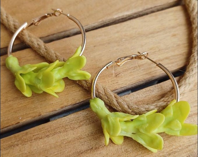 Pakalana Flower Gold Hoop Earrings