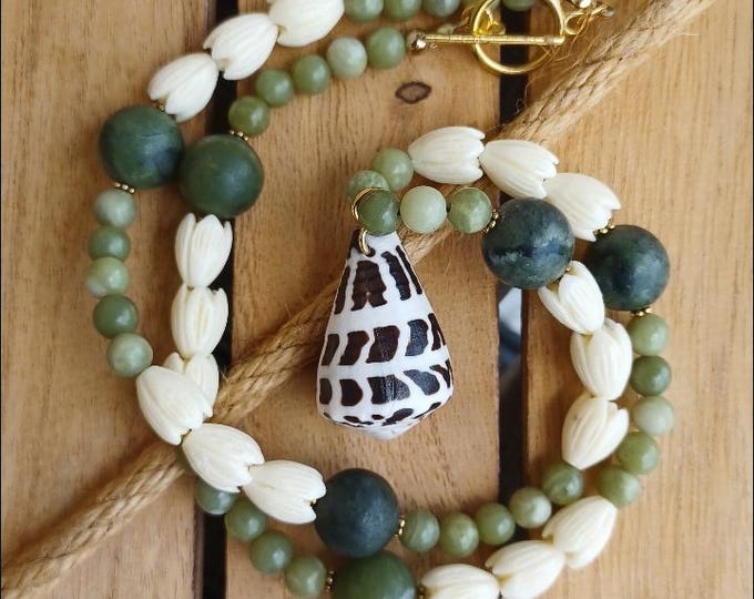 Jade Pikake Bud Flower Coneshell Necklace 18"