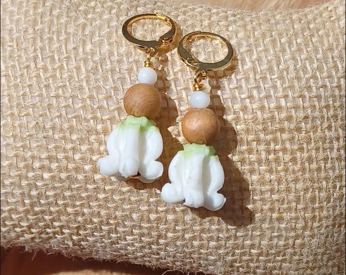 Crown Flower Sandalwood Earrings