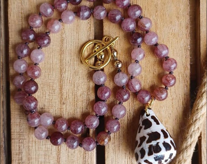 Strawberry Quartz Coneshell Necklace 18"