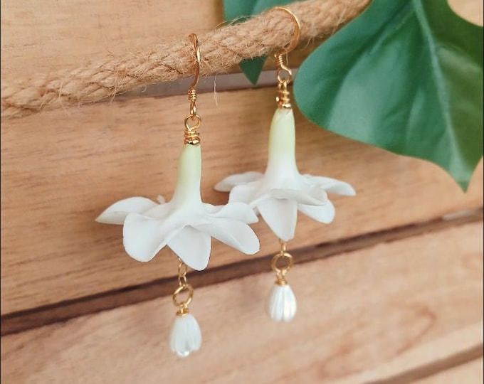 Pikake Flower Mother of Pearl Earrings