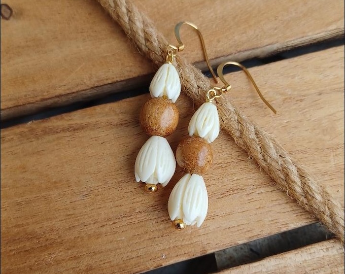 Gangka Wood Pikake Bud Flower Earrings