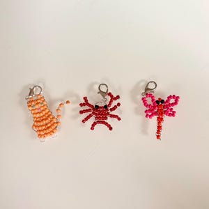 Perlen Tier Schlüsselanhänger | Perlenanhänger für Tasche | Handgefertigte Katze, Libelle, Krebs