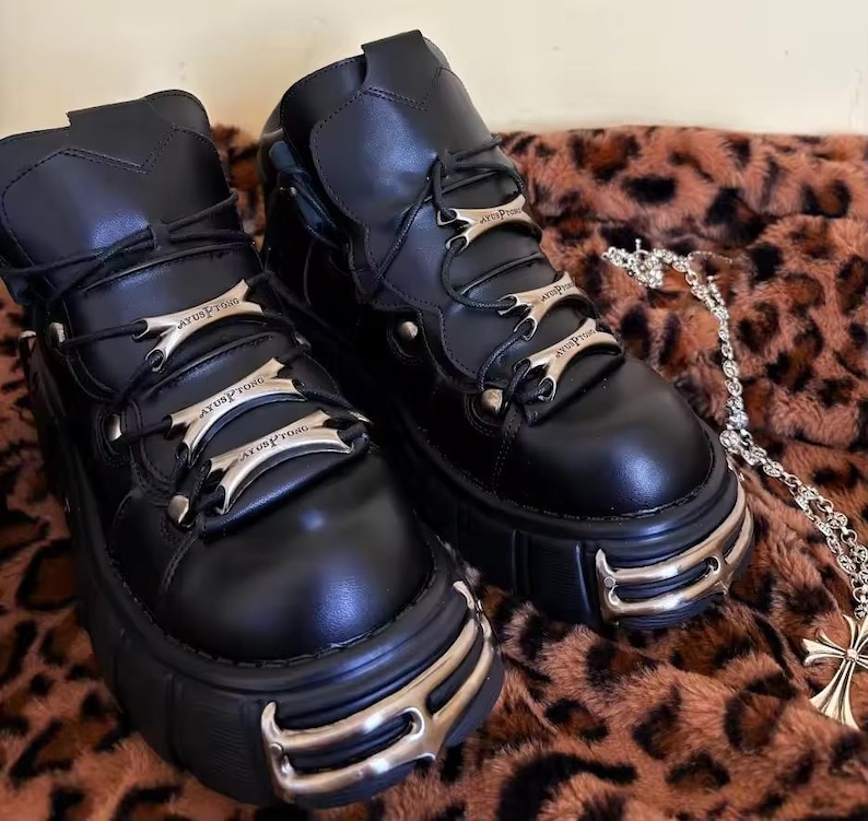Women’s Black Punk Platform Sneakers - 6cm Gothic Metal Decor Motorcycle Boots - Lace-Up Rock Style Ankle Boots - High Heel PU Leather Platform Shoes - Industrial Punk Streetwear Booties