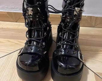 Gothic vampier cosplay platformlaarzen - hoge sleehak halfhoge laarzen - zwarte goth winterschoenen met veters
