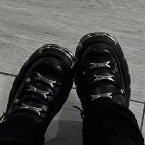 Women’s Black Punk Platform Sneakers - 6cm Gothic Metal Decor Motorcycle Boots - Lace-Up Rock Style Ankle Boots - High Heel PU Leather Platform Shoes - Industrial Punk Streetwear Booties