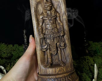 Egyptisch Anubis-standbeeld. Houten godsstandbeeld. Handgemaakt beeldje. Heidens altaardecor.