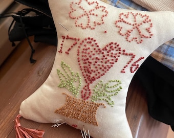 Handsewn 1776 Reproduction 18th Century  Pincushion / Colonial Revolutionary  War Reenacting / Pin Pillow