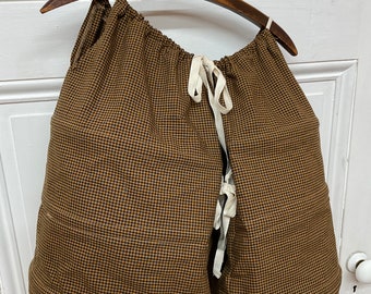 18th Century  Pocket Hoops