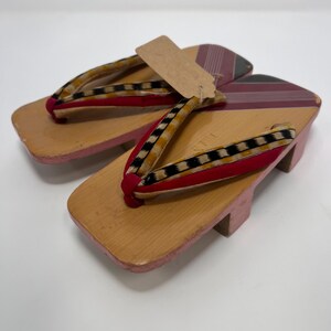 Vintage Japanese Wooden Geta Sandals – Traditional Thonged Footwear bild 4