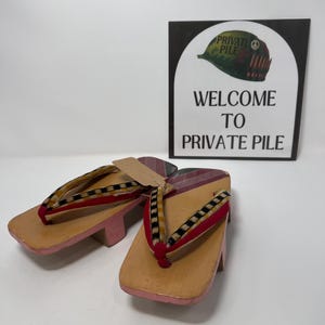 Vintage Japanese Wooden Geta Sandals – Traditional Thonged Footwear bild 1