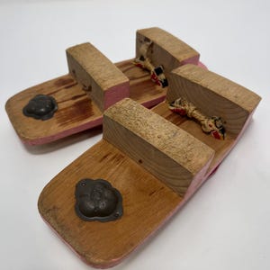 Vintage Japanese Wooden Geta Sandals – Traditional Thonged Footwear bild 3