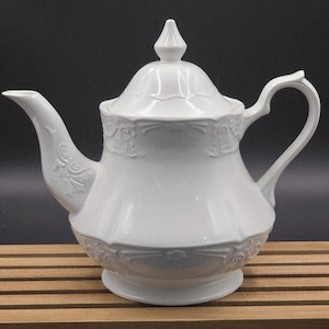 Vintage Johnson Brothers Richmond White Lattice Teapot - English Porcelain
