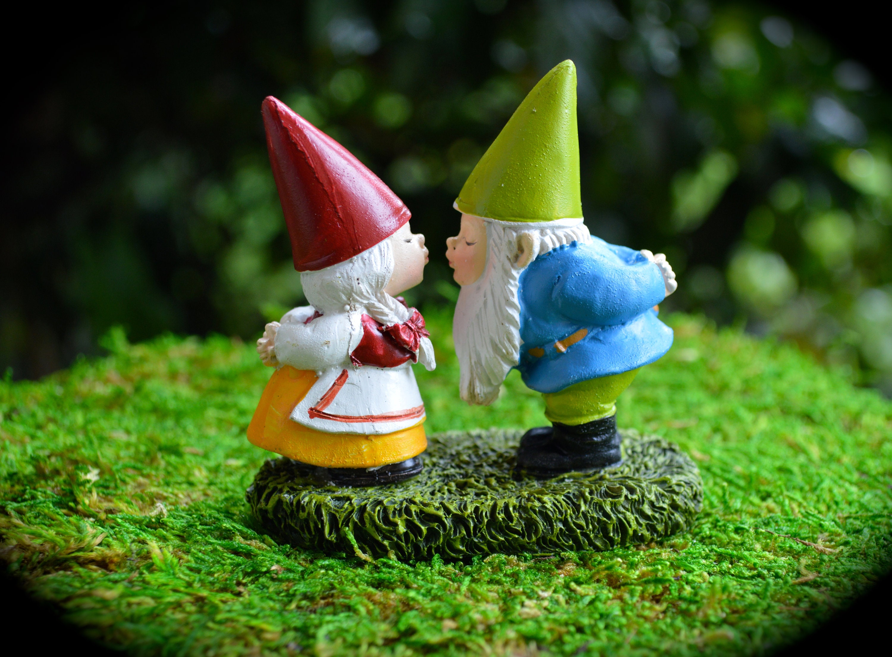 Miniature Kissing Gnome Couple ~ Romantic Garden Gnomes ~ Fairy