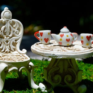 Miniature Ceramic Tea Set with Woven Tin Tray – Fairy Garden Dollhouse Accessory