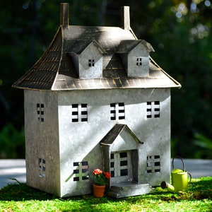 Miniatura de castillo francés con descuento - Solo casa - TAL CUAL - Miniatura de jardín de hadas - Metal abollado