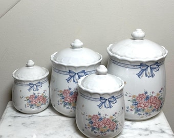 Juego de 4 botes de cerámica vintage con diseño floral y tapas / Tarros de almacenamiento para cocina estilo rústico / Diseño de cinta azul y rosa rosa / Decoración de estilo campestre