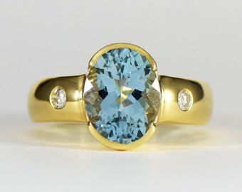 Aquamarine 5 Carats and Diamond 18k Yellow Solid Gold Ring