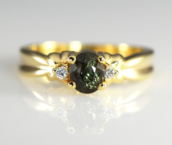 Alexandrite yellow gold best sale ring