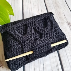 Crochet Skull Tarot Card Pouch, Bamboo Closure