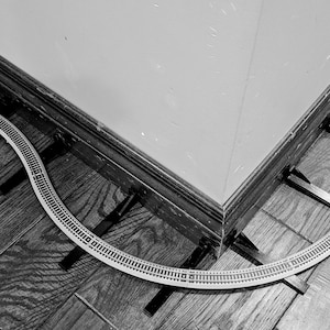 Model Train Track Outside Corner Wall Mount Kit in N, HO, O, G, and Lego Scales