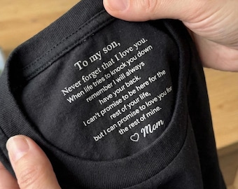 Maglietta personalizzata per figlio, con messaggio segreto all'interno del collo, regalo dalla mamma.