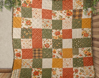 Mysig höstfilt med lapptäcke, quiltad pläd i vintage-stil med blommönster, rustik höstfilt i soffan, inflyttningsfest, present 2026