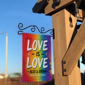 Bandera personalizada para jardín del orgullo LGBTQ+ con nombres personalizados, bandera arcoíris para exteriores, pancarta para jardín del orgullo gay, regalo.