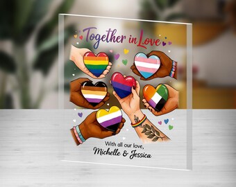 Bloque acrílico personalizado del Orgullo, regalo LGBTQ "Juntos en el Amor", recuerdo de corazón arcoíris con nombres personalizados, decoración inclusiva para aniversario de pareja