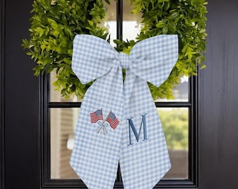 Gepersonaliseerde patriottische krans sjerp geborduurd monogram strik aangepaste eerste 4 juli deur decor Americana pastel krans boog