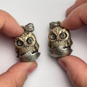 Colgante de búho antiestrés, joyería interactiva de latón y bronce con forma de pájaro bebé, símbolo de nuevos comienzos, regalo creativo