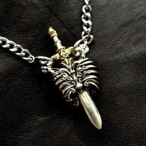 Mechanisch kloppend harthanger, opening ribbenkastketting, interactieve gotische sieraden, fantasiehartcadeau afbeelding 7