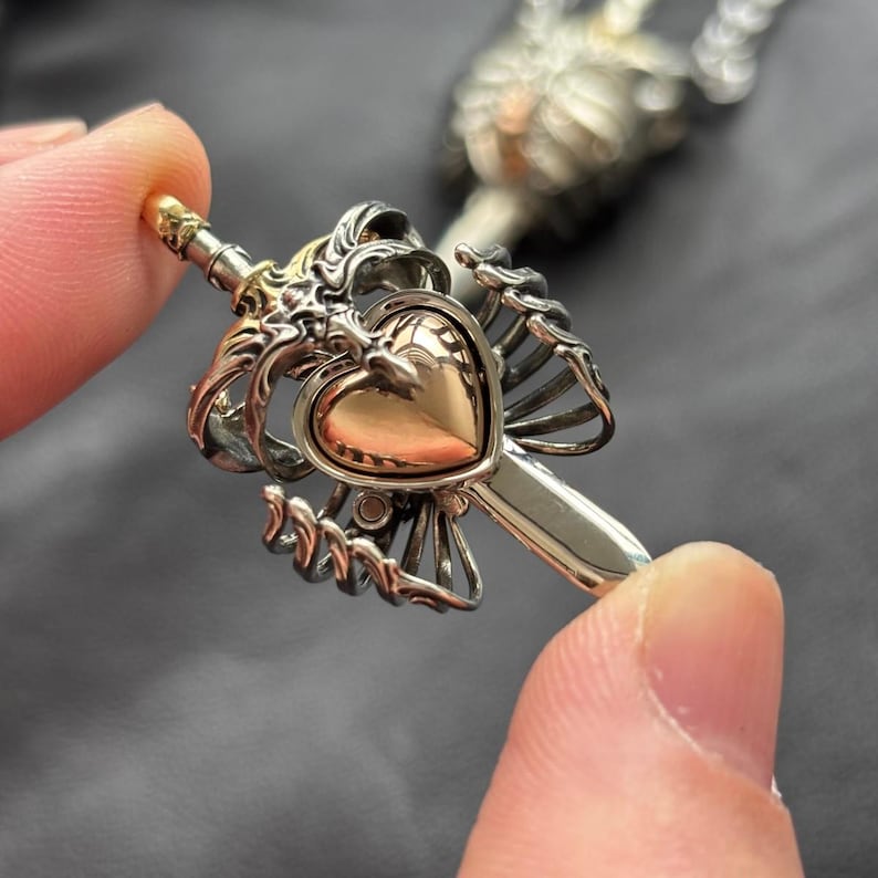 Mechanisch kloppend harthanger, opening ribbenkastketting, interactieve gotische sieraden, fantasiehartcadeau afbeelding 5