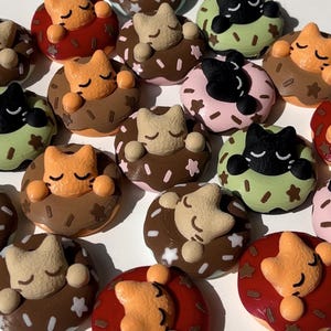 donut kitty phone grip magsafe, kawaii cat phone stand, bread bakery food tok