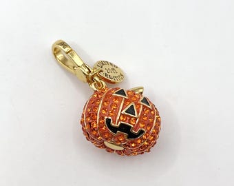 F02-Juicy Couture dije de calabaza pavé