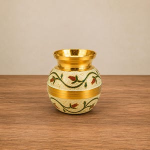 Pote Kalash de latão gravado à mão para Puja, Vaso decorativo para Puja, Decoração para templo hindu, Presente de casamento ou inauguração de casa, Arte artesanal em pote de água ritualístico