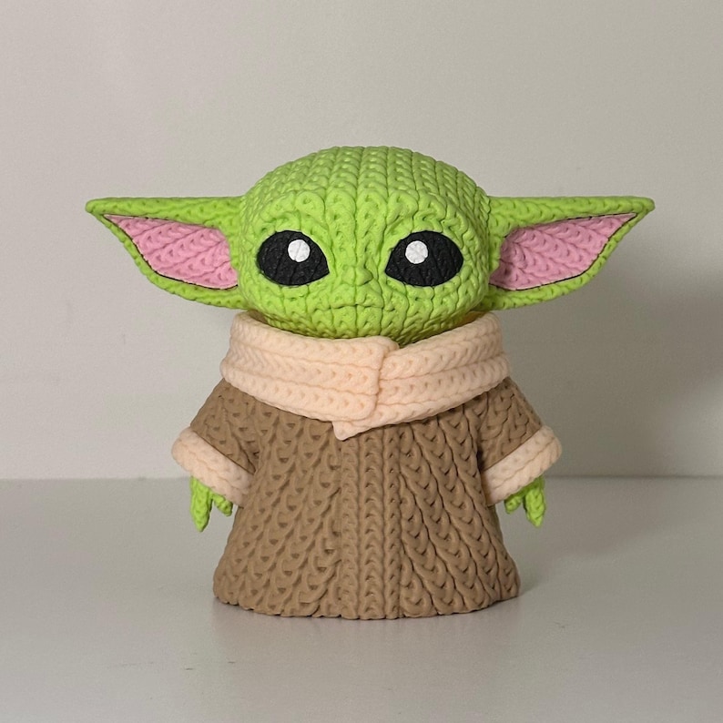 Baby Yoda Grogu-inspirerad stickad 3D-utskriven figur – Sci Fi-presentdekoration bild 1
