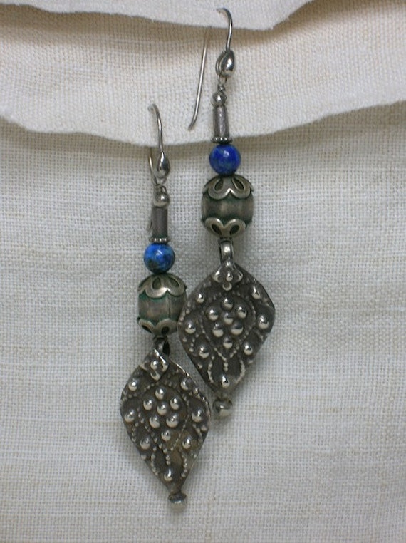 Vintage Sterling Silver Earrings, Tibetan Lapis Et