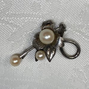 Sterling Silver Pearl Brooch, 1950s or 60s. Hand Etched Floral & Leaves. Japan Akoya Pearls.