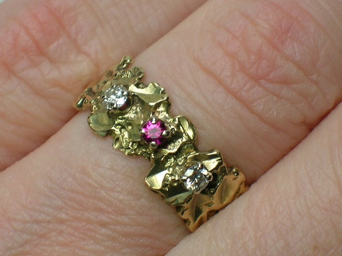 Bague de diamant brutaliste Ruby Red Spinel Bande de Etsy Bague de diamant brutaliste Ruby Red Spinel Bande de Etsy