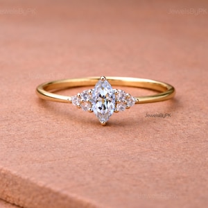 Anillo vintage de moissanita talla marquesa, chapado en oro de 14 quilates, anillo de promesa minimalista de moissanita, anillo de compromiso único, regalo para mujer.