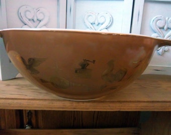 Pyrex Early American Cinderella Mixing Bowl