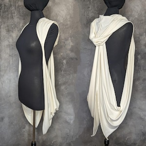 Divine - hooded vest