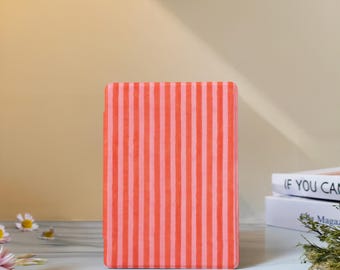 Basic Red Stripes Kindle Hülle mit Handschlaufe für Paperwhite 12th 7" 11th 6.8", Kindle 2024 Colorsoft, Kindle 12th/11th/10th, Kobo Clara Hülle