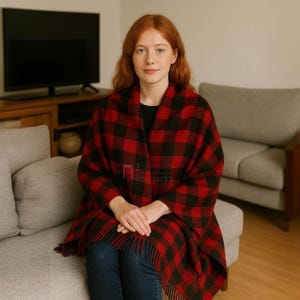Dam-tartansjal med matchande brosch - Handgjord Outlander-kappsjal/halsduk finns i över 50 klan-tartanmönster