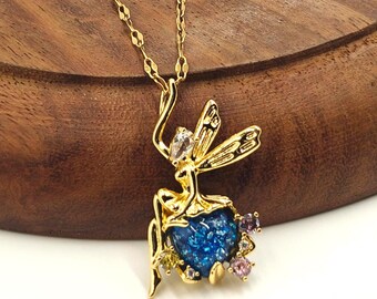 Gold Fee Anhänger Halskette | Blauer Kristall Edelstein, wunderlicher Schmuck