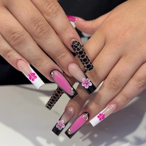 Rosa & Svarta Press On Naglar med French Tips: Långa Fyrkantiga Akrylnaglar med 3D-blommor