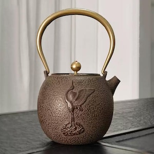 Handmade Cast Iron Teapot: Japanese Tetsubin Kettle with Copper Handle